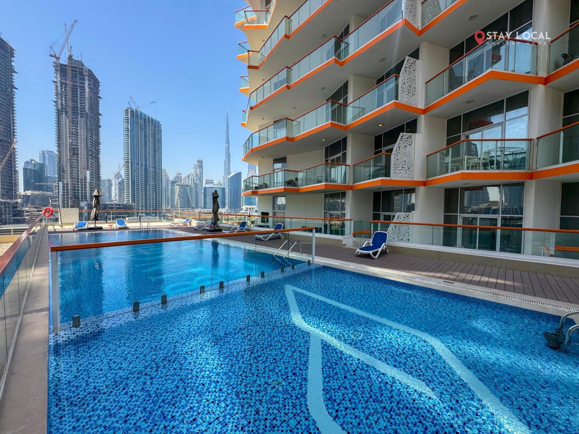 Laid-back I Location I Free Parking I Canal View Apartment Dubai