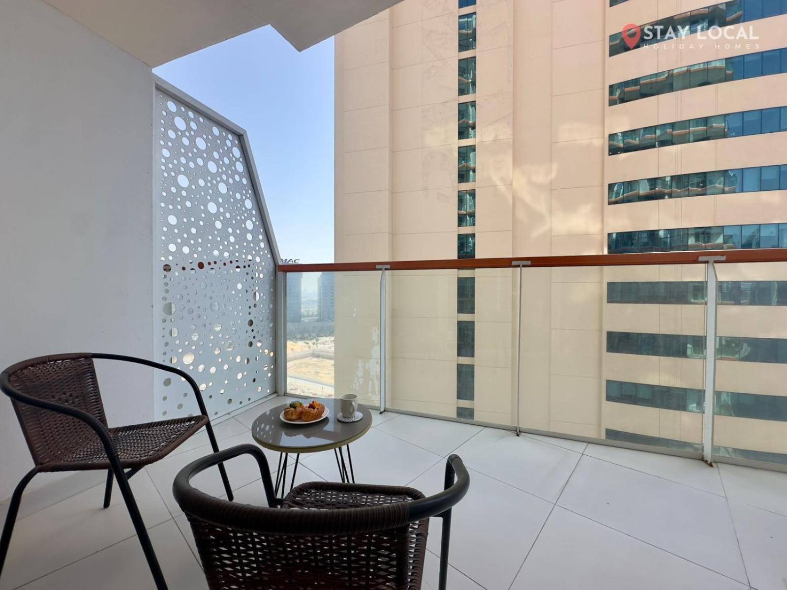 Apartment Laid-back I Location I Free Parking I Canal View Dubai