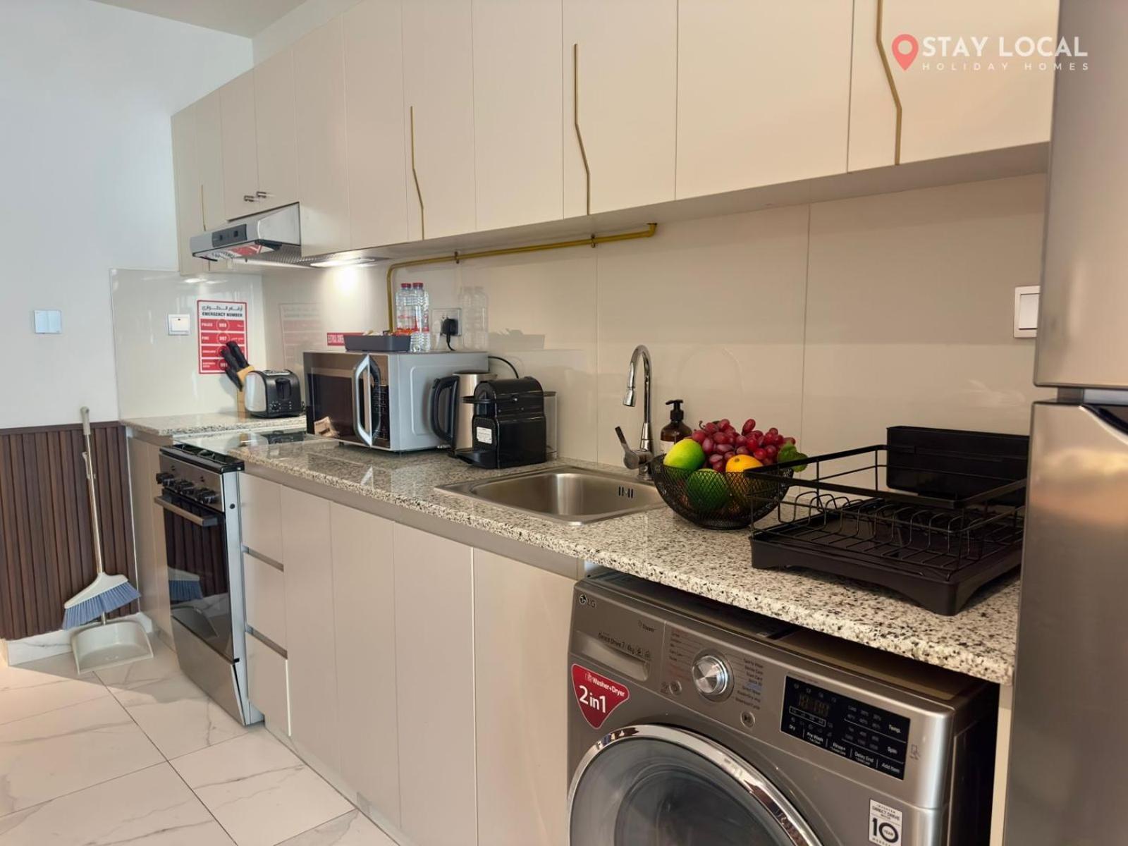 Laid-back I Location I Free Parking I Canal View Apartment